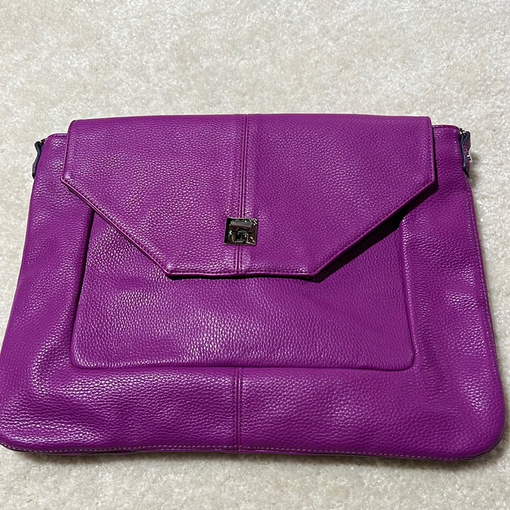 Jewell clutch/crossbody bag